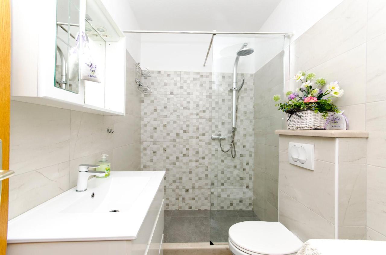 Apartments Banic พอสติรา ภายนอก รูปภาพ